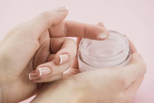 f43w2ed بهترین راه برای درمان خشکی پوست صورت، دست و بدن