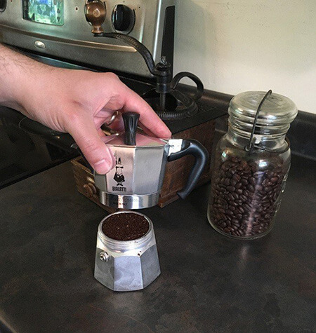 1622883059 828 نحوه استفاده از موکاپ برای تهیه قهوه آموزش تصویری نحوه استفاده از موکاپ برای تهیه قهوه ( آموزش تصویری)