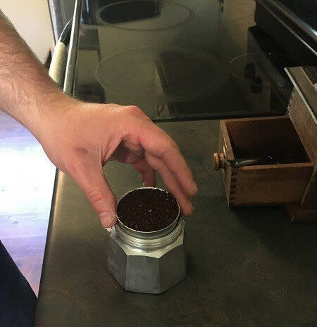 1622883059 91 نحوه استفاده از موکاپ برای تهیه قهوه آموزش تصویری نحوه استفاده از موکاپ برای تهیه قهوه ( آموزش تصویری)
