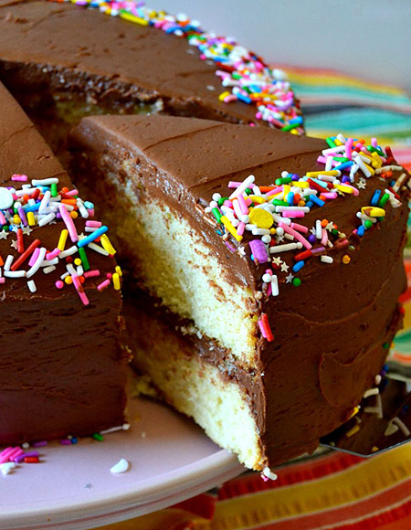 1623258282 555 طرز تهیه شکلات روی کیک برای تزیین کیک طرز تهیه شکلات روی کیک برای تزیین کیک